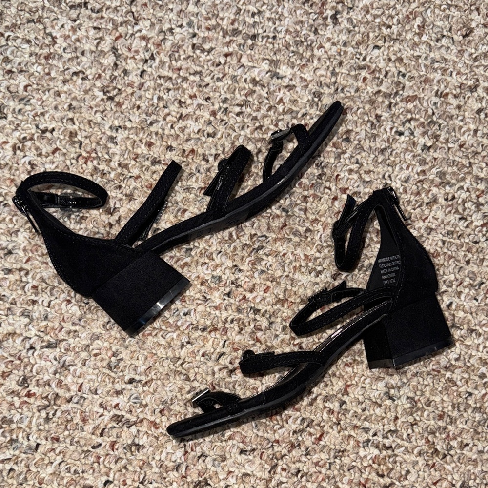 Steve Madden Black Multi-Strap Heels- Girls Size 2 - Picture 5 of 8